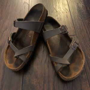 VERY WORN Birkenstock’s